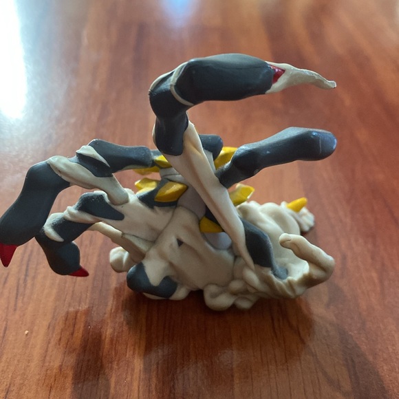 Pokémon Giratina Mini Figure 2008 NINTENDO JAPAN KAIYODO - Picture 3 of 4